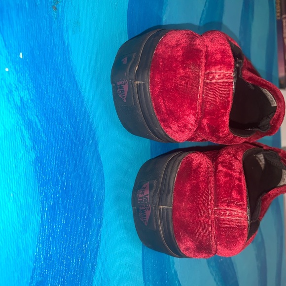 Vans - Picture 2 of 3